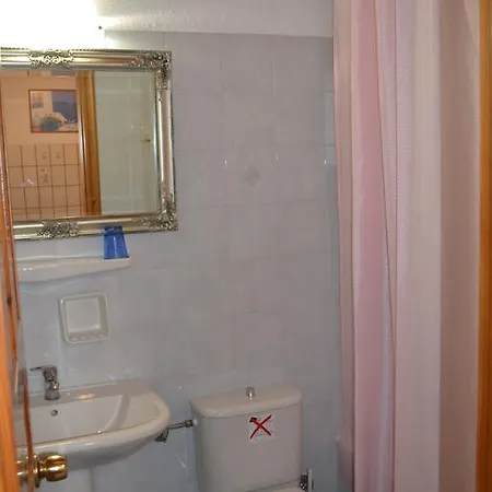 Flora Manos Apartmán *