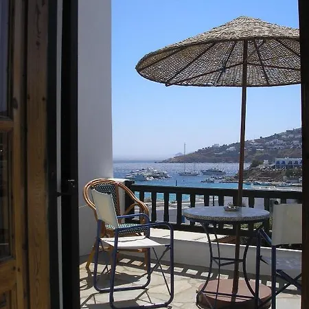 Apartment Flora Manos