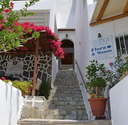 Flora Manos 公寓 *