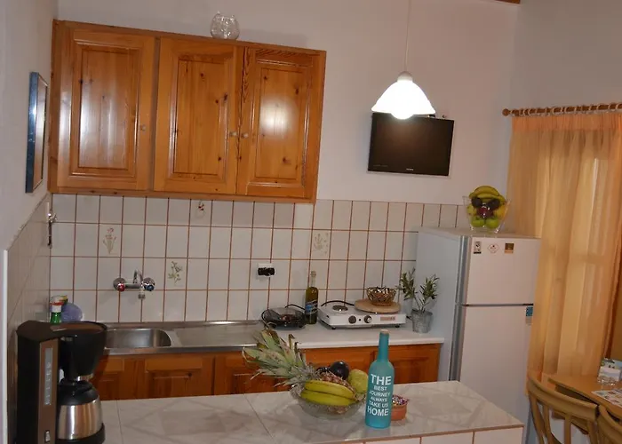 Flora Manos 公寓 *